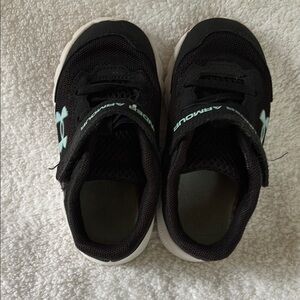 Under Armour Black Sneakers with Velcro Straps